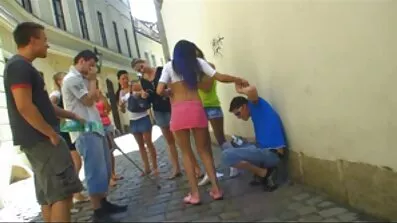 વિશાળ ટિટ્સ સાથે ગુજરાતી સેક્સ વિડિઓ મહિલા સોનેરી રબર ટોટી ચાટવું