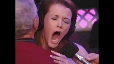 યજમાન પાસે હાર્ડ કિસ કમિંગ સેક્સ સ્લેવ વેરોનિકા એવલુવ, કેસી kathiyawadi ભાભી સેક્સ વિડિઓ વોર્નર હતું