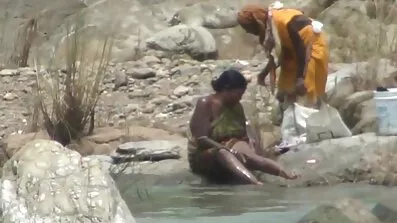 મોટા ટિટ્સ સાથે છોકરી વાહિયાત અને ગુજરાતી ભાભી xvideo ચૂસવા માટે પસંદ કરે છે