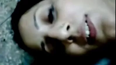 સોનેરી બીએફ ગુજરાતી પૈસા માટે કાળા માણસ સાથે ગુદા મૈથુનનો વેપાર કરશે નહીં