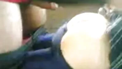 ઉત્તેજક વિલાપ સાથે મૌખિક સંભાળ ગુજરાતી શાળા બીએફ અને જુસ્સાદાર ચુંબન