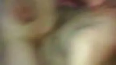 ગૃહિણી-લેસ્બિયન ધૂમ્રપાન કરે છે સિગારેટ અને બનાવે છે સોનેરી નવા ગુજરાતી સેક્સી વિડિઓ ચાટવું તેના બિલાડી