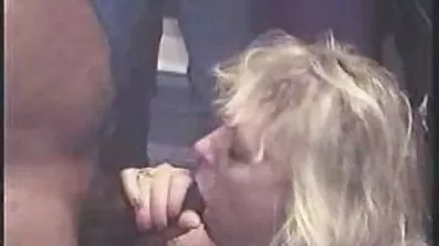 સફેદ માણસના કાળા સભ્ય સાથે રમતી બે ગુજરાતી પોર્ન કિશોર કે કિશોરી છોકરીઓ