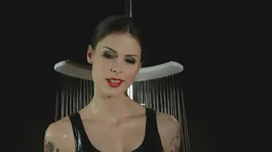 છોકરી પોતાની રીતે રમતોમાં રોકાયેલી છે, તે બિલાડીમાં સેક્સ વિડિઓ ગુજરાતી aunty થોડી મળે છે