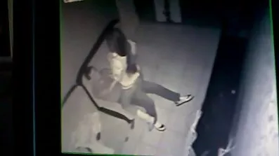 શિંગડા પોર્ન સ્ટાર ગુજરાતી ભાષા porn એક મોટી ટોટી હેઠળ બાથરૂમમાં તેના ગુદાને ફ્રેમ કરે છે