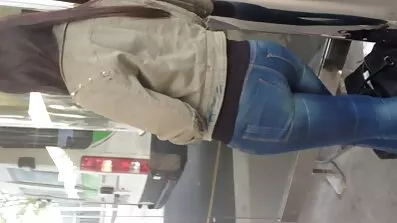 પરિપક્વ ખેડૂત યુવાન બિલાડીને ચાટ્યો અને ગધેડા પર એક છોકરીને ચુંબન શુદ્ધ ગુજરાતી સેક્સ વિડિઓ કર્યું