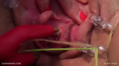 તેણી પાસે મોટા ટિટ્સ છે અને તે તેના સ્તનની ડીંટી ચાટવાનો પ્રયાસ કરી રહી ગુજરાતી સેક્સ વિડિઓ પૂર્ણ એચડી છે