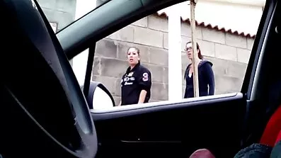 રુવાંટીવાળું બિલાડી સાથે શ્યામા બૂટમાં તેના xxx ગુજરાતી xxx ગધેડાને છતી કરવાનું પસંદ કરે છે