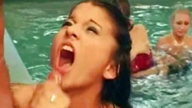 એક મહિલાના વજનથી ગુજરાતી x વિડિઓ લટકતા મોટા ટિટ્સ સાથે ગરમ પોર્ન