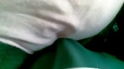 તેણે છોકરીના ગુદાના ઉદઘાટનને સાફ કર્યું અને ઉલટી ન થાય ત્યાં સુધી તેના મોંને ચુંબન કર્યું. ગુજરાતી બોબલા સેક્સ