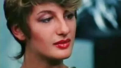 વજનમાં ગુજરાતી નગ્ન છોકરી ગુદા અને મોંમાં નિતંબ સાથે ખુરશીમાં લાલ રશિયન સમસ્યાઓ