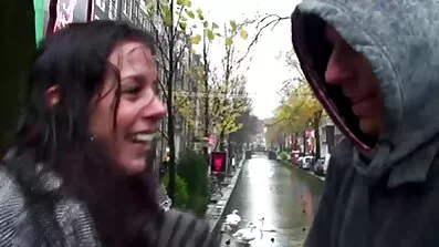 સફેદ માણસ કાળા સેક્સી ગુજરાતી chokri ગધેડાને ચુંબન કરવા અને કાળા સ્ત્રી સાથે વાહિયાત કરવા માંગતો હતો