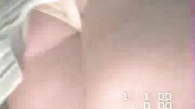 બસ્ટી કાકી લેસ્લી ગુજરાતી pon વિડિઓ ઝેન વિલાપ કરે છે અને ચુંબન દરમિયાન સ્ખલન કરે છે