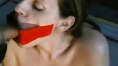 પુખ્ત છોકરી ટિટ્સ અને ટિટ્સ વચ્ચે એચડી સેક્સી ગુજરાતી તેના ટોટીના ખેંચાણ સાથે પોર્ન દર્શાવે છે