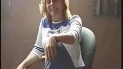 સ્ટૉકિંગ્સમાં મોટી બસ્ટી ગધેડા સાથે પરિપક્વ લેસ્બિયન સોનેરી ગુજરાતી સેક્સી વિડિઓઝ એચડી