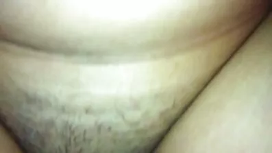 બે યુવાન સુંદરીઓ અને ગુજરાતી કિશોર કે કિશોરી છોકરીઓ સેક્સ એક વૃદ્ધ માણસ સાથે ઓનલાઇન ગેંગબેંગ