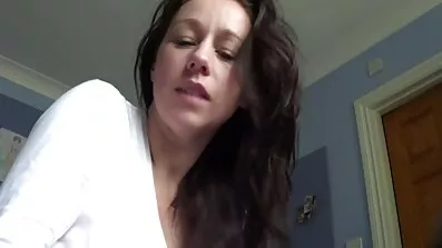 મુશ્કેલી તેના ગર્દભને થપ્પડ મારવામાં ગુજરાતી aunty પોર્ન વિડિયો આવે છે, અને તેની બિલાડી ચુંબન માટે સારી છે