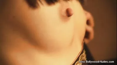 બેબે પોતાને માં આ બિલાડી પગરખાં, તે દબાણ માં આ બિલાડી અને આંગળીઓ ગુજરાતી ગુજરાતી ગુજરાતી સેક્સી