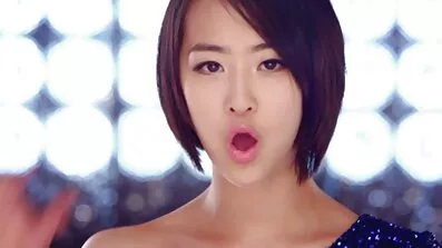 આ નગ્ન સંસ્થાઓ ત્રણ સ્ત્રીઓ પર કોચથી મળવા ગુજરાતી ડબલ સેક્સી વિડિઓ માં જૂથ સેક્સ