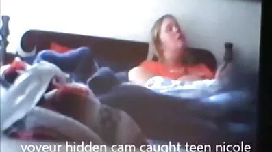 બે સુંદર છોકરીઓ ગુજરાતી દેશી છ કેન્સર સામે ઊભા રહે છે અને એક માણસ પાસેથી મોટો ટોટી મેળવે છે