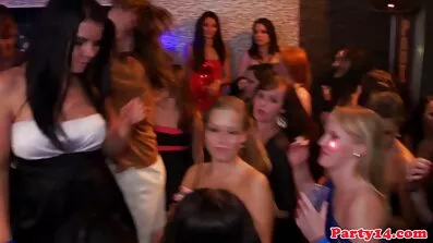 એશિયન સુંદરતા અને તેના પર કમ ઘણો ગુજરાતી ભાભી વિડિઓઝ સાથે ધુમ્રપાન