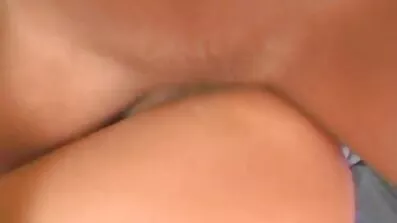 રાતના ગુજરાતી દેશી xvideo મધ્યમાં રશિયન છોકરી ગધેડા પર ચુંબન સાથે