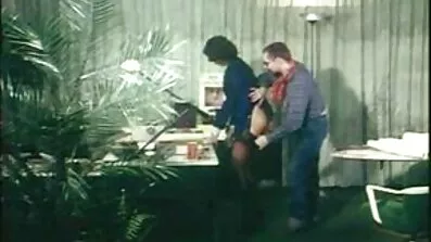 દાદી તેના શ્રેષ્ઠ મિત્રને ગાય્સ સાથે ગુજરાતી xxx વિડિઓઝ જૂથ સેક્સ કરવા આમંત્રણ આપે છે