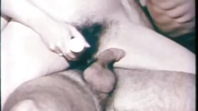 સમૃદ્ધ ઉદ્યોગપતિ ગુજરાતી બીપી સેક્સી ખોલો સક્રિયપણે તેની ગર્લફ્રેન્ડના શિશ્નને ચુંબન કરે છે