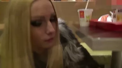 ગોપનિક મોટા ટિટ્સ સાથે એક યુવાન સુંદરતા દેશી ગુજરાતી રાન્ડી માટે કમ સંપૂર્ણ બિલાડી દાખલ