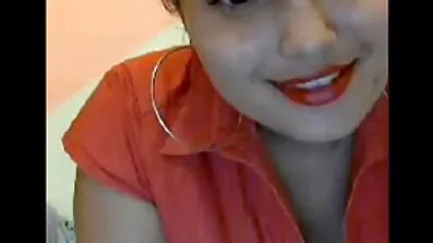 કાર માં સોનેરી અને દરેક રીતે સેક્સી ગુજરાતી બીપી હાર્ડ અશ્લીલ