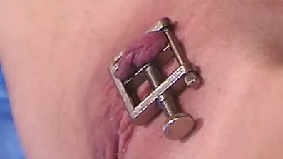 એક માણસ xxx ગુજરાતી xxx સાથે ચુંબન અને વાહિયાત.