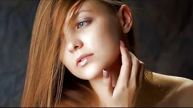 એક હોટેલમાં એક સોનેરી અશ્લીલ અને ગુજરાતી સેક્સી પોર્ન વિડિયો ચુંબન સાથે તેના કમ ભરવા