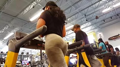 જૂના ઇટાલિયન xxx ગુજરાતી બીપી પોર્ન માં એક માણસ અશ્લીલ.